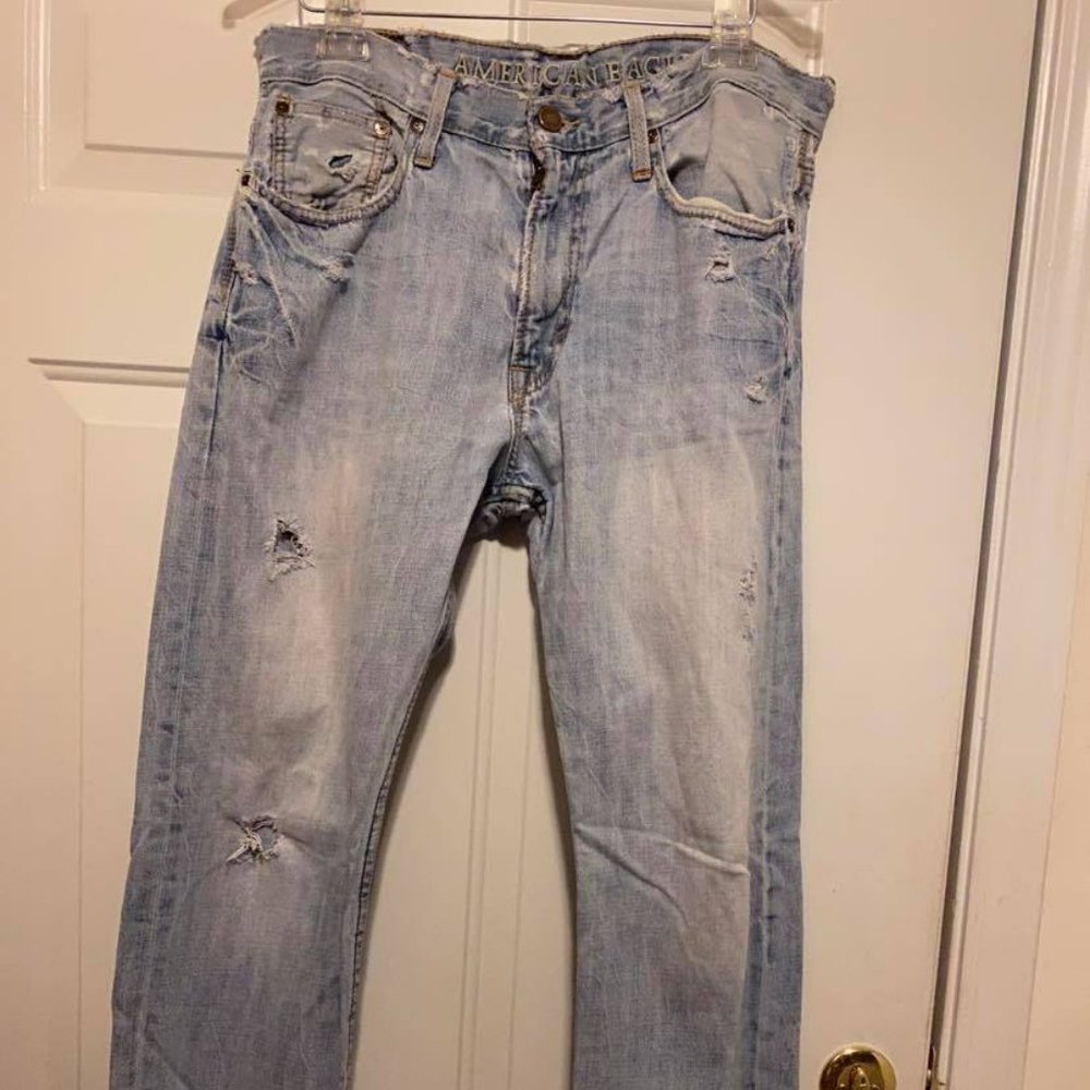 American Eagle like new distressed men's jeans size 33 waist